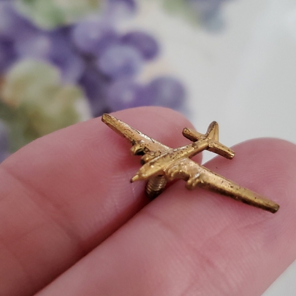 VINTAGE Goldtone airplane pin tie tac screw back pilot aviation flight crew - Picture 2 of 6